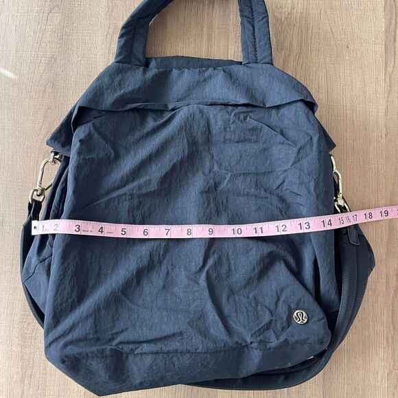 Lululemon Womens On My Level Black Tote Bag 2.0 19L. - Picture 8 of 8